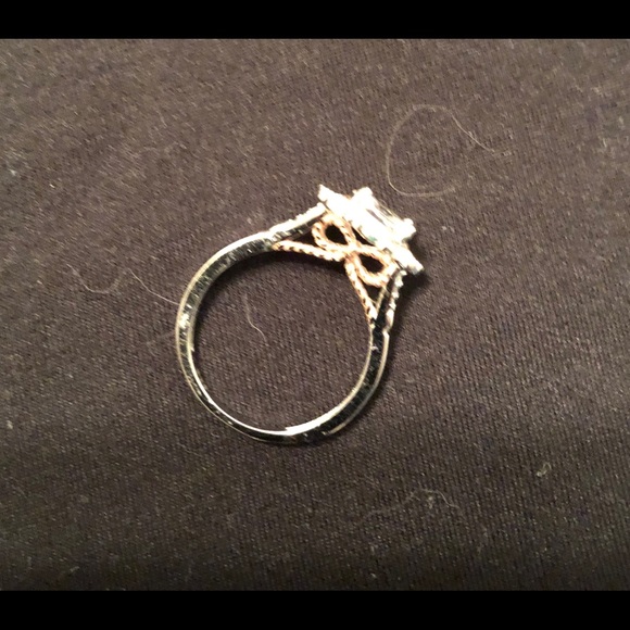 Sterling silver ring - Picture 2 of 8